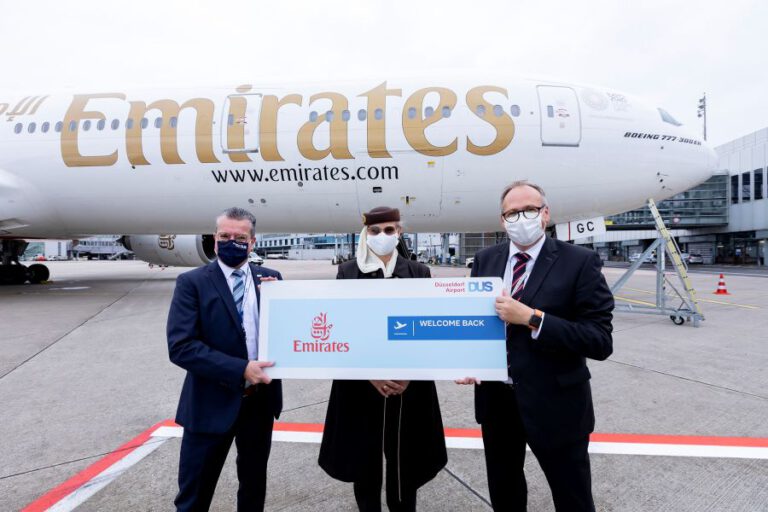 Emirates zurück am Düsseldorf Airport